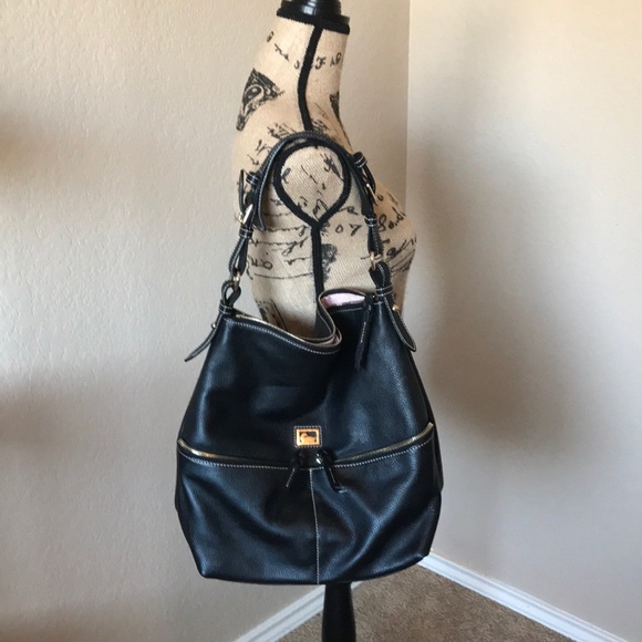 Dooney & Bourke Handbags - 🔥SALE Large Dooney Bourke Black Purse